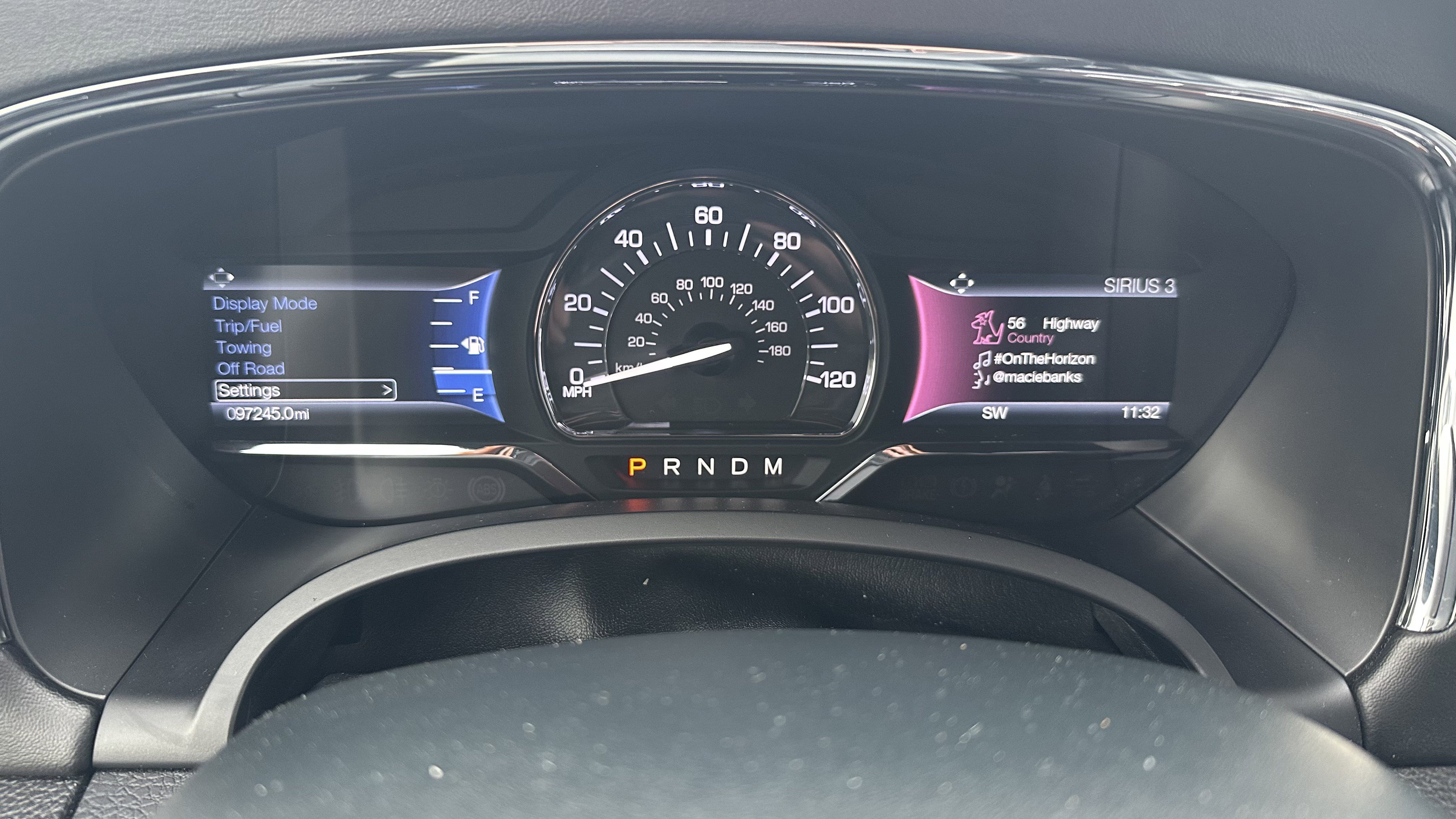 Used 2017 Lincoln Navigator Select image 22