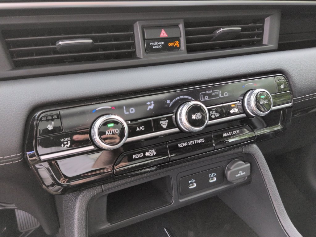 New 2026 Honda Pilot Touring image 17