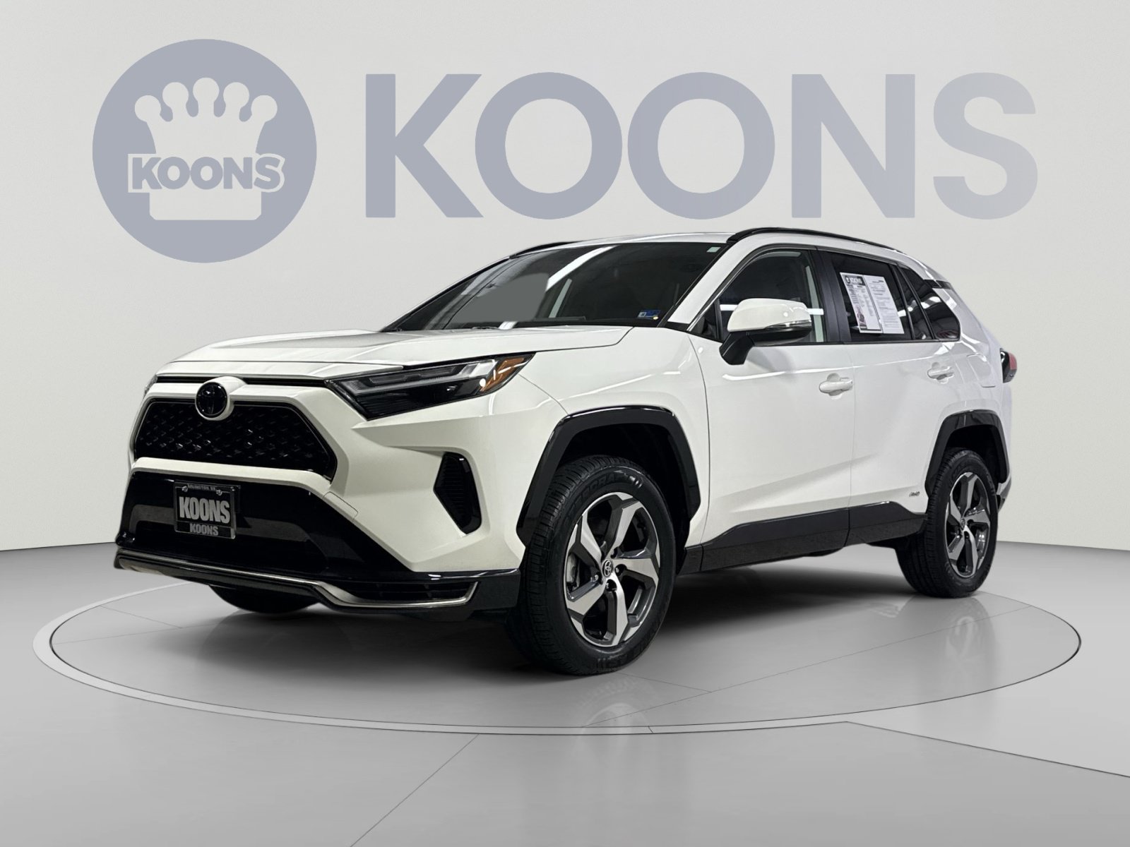 Used 2025 Toyota RAV4 SE w/ Weather & Moonroof Package