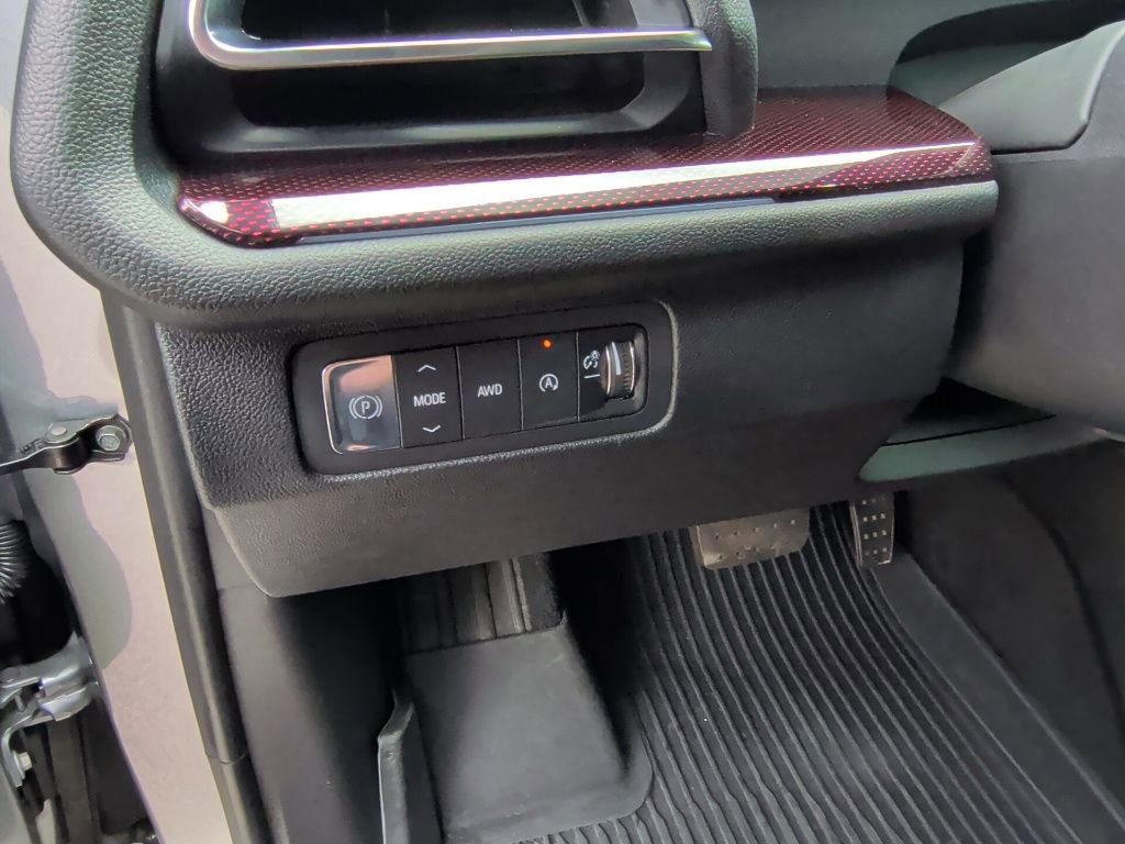 Used 2025 Chevrolet Traverse Z71 AWD/4WD image 15