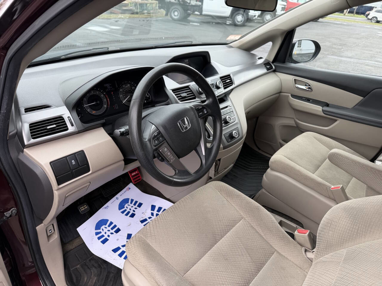 Used 2014 Honda Odyssey LX image 9