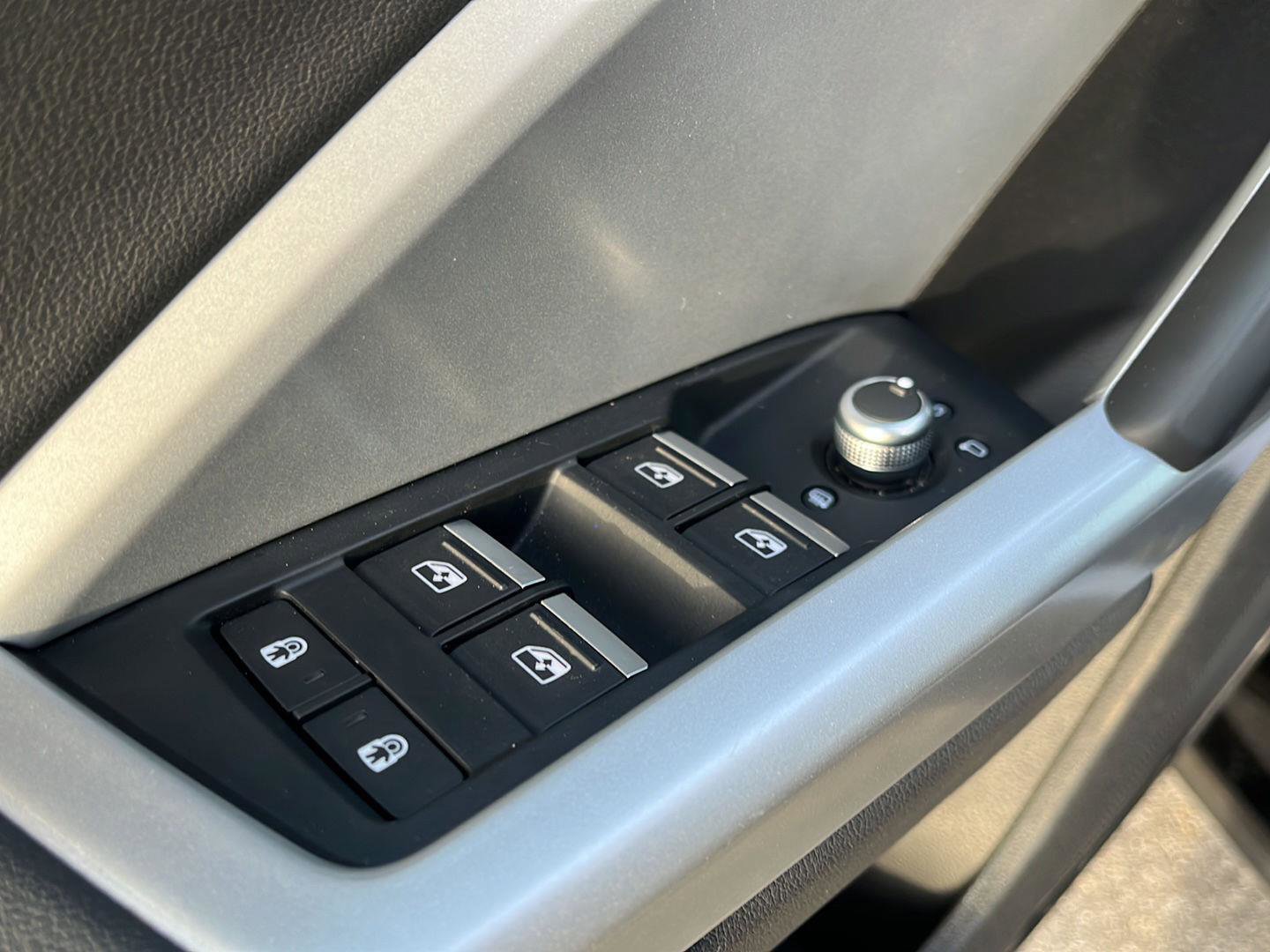 Used 2025 Audi Q3 2.0T Premium image 10