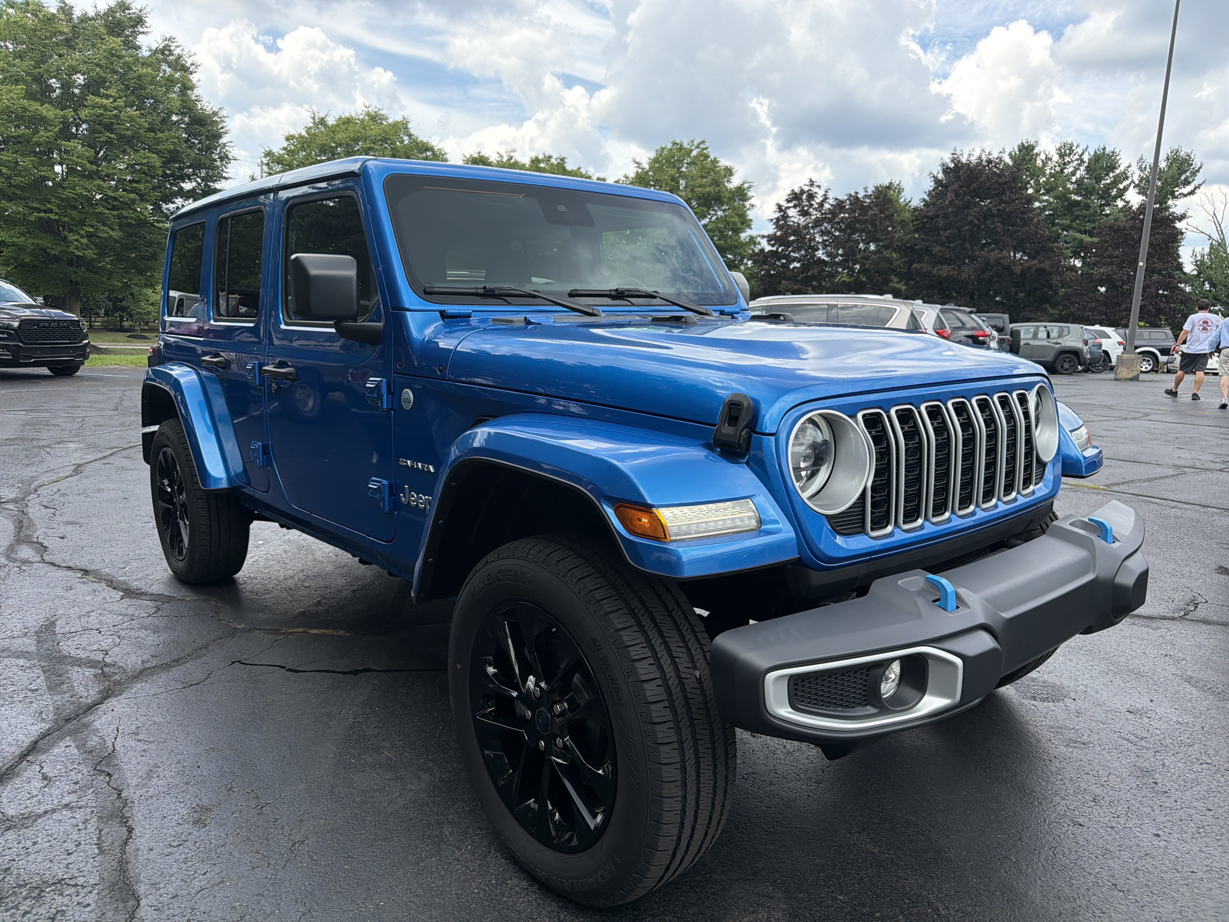 Certified 2024 Jeep Wrangler Unlimited Sahara AWD/4WD video 1