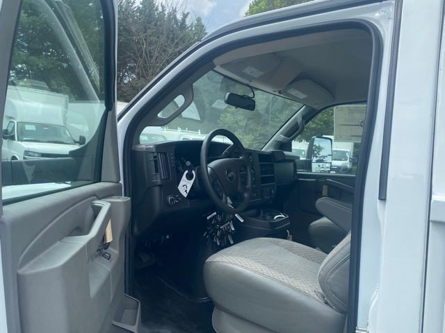 New 2025 Chevrolet Express 3500 w/ Power Convenience Package image 18