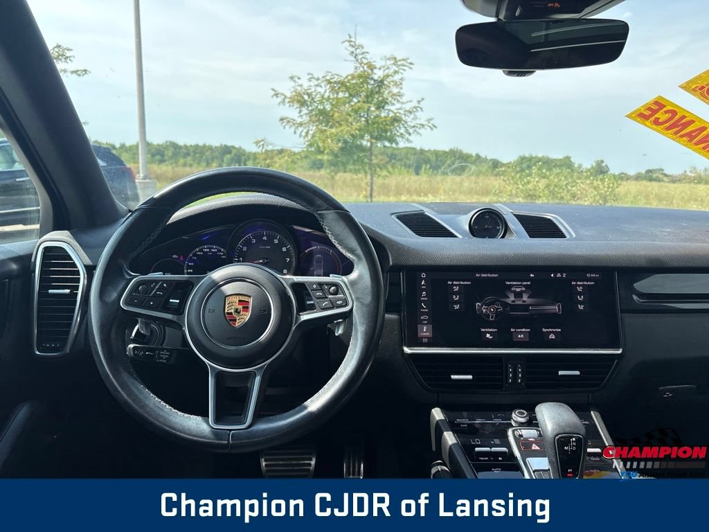 Used 2021 Porsche Cayenne S AWD/4WD image 2