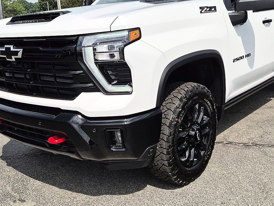 New 2026 Chevrolet Silverado 2500 LTZ w/ LTZ Plus Package AWD/4WD image 9