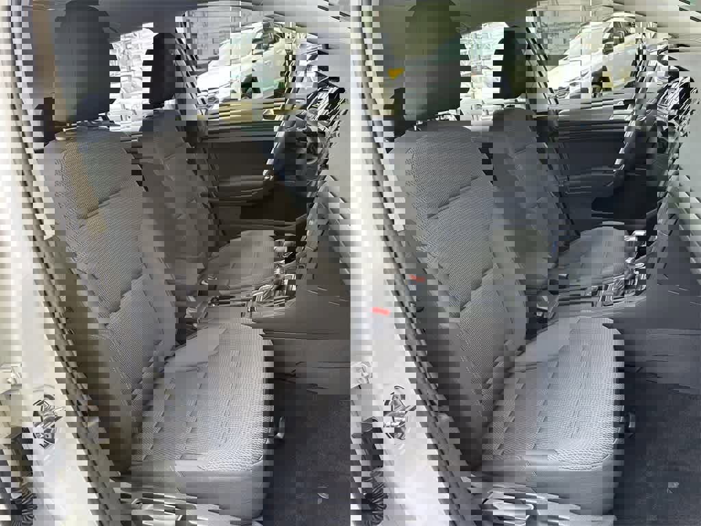 Used 2019 Volkswagen e-Golf SE w/ Driver Assistance Package image 14