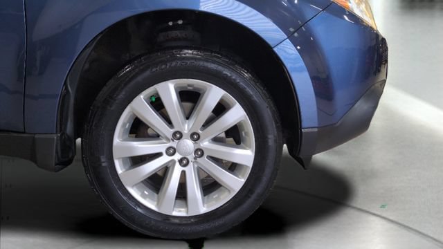 Used 2013 Subaru Forester 2.5X Premium w/ All-Weather Plus Pkg AWD/4WD image 21
