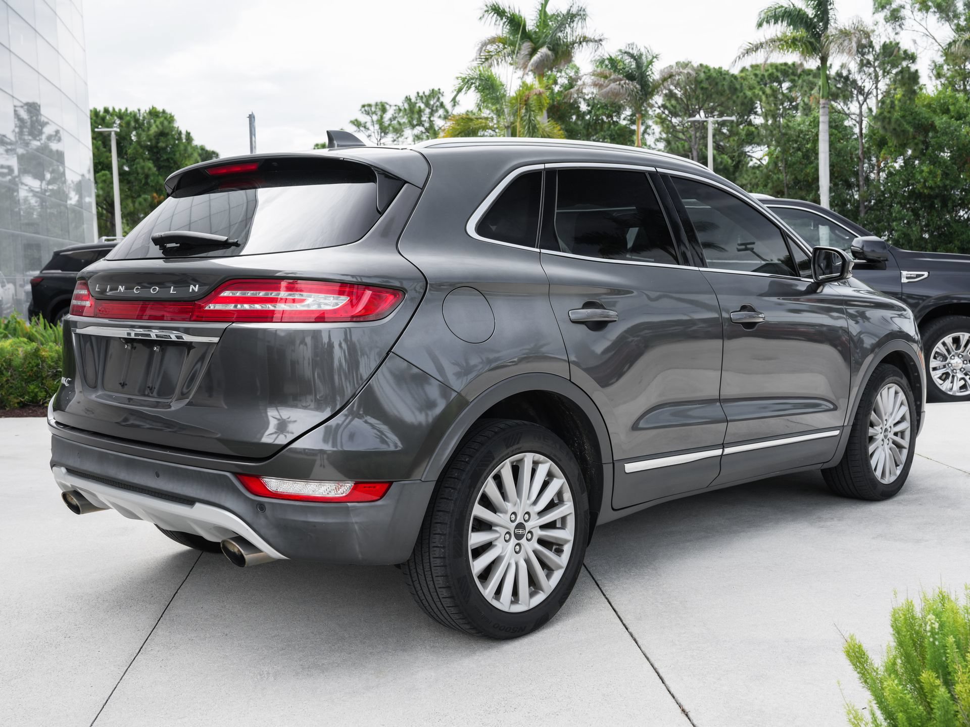 Used 2019 Lincoln MKC Premiere FWD image 9