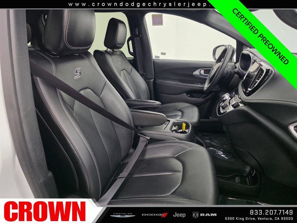 Certified 2024 Chrysler Pacifica Limited FWD image 11