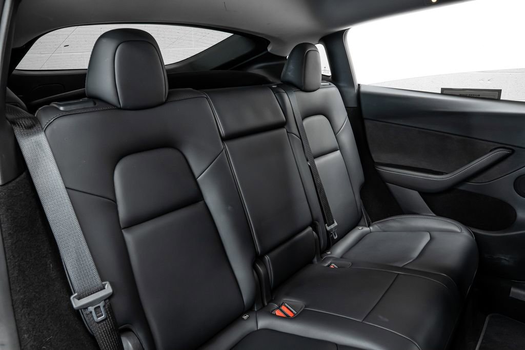 Used 2023 Tesla Model Y Long Range image 34