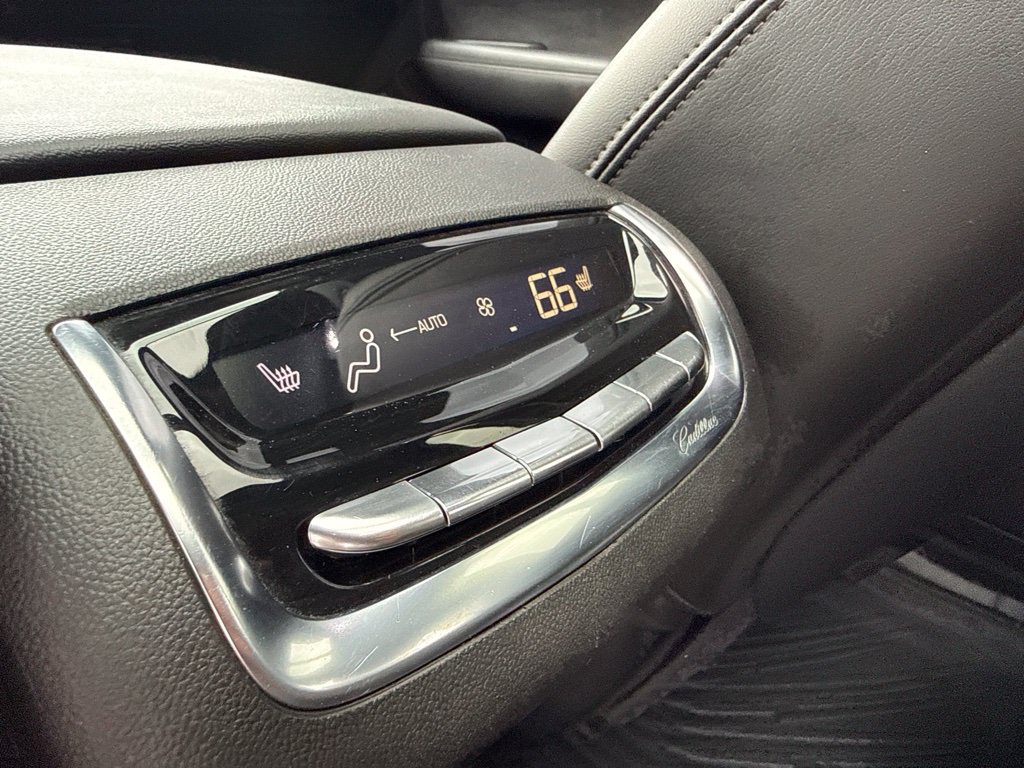 Used 2023 Cadillac XT6 Premium Luxury FWD image 20