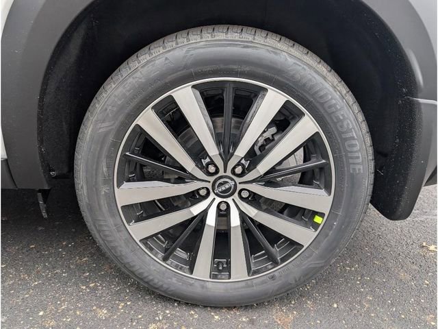 New 2025 Nissan Pathfinder Platinum w/ Cargo Package image 25