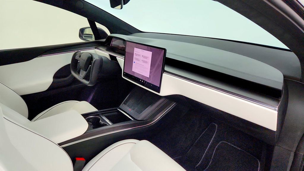 Used 2026 Tesla Model X Plaid image 31