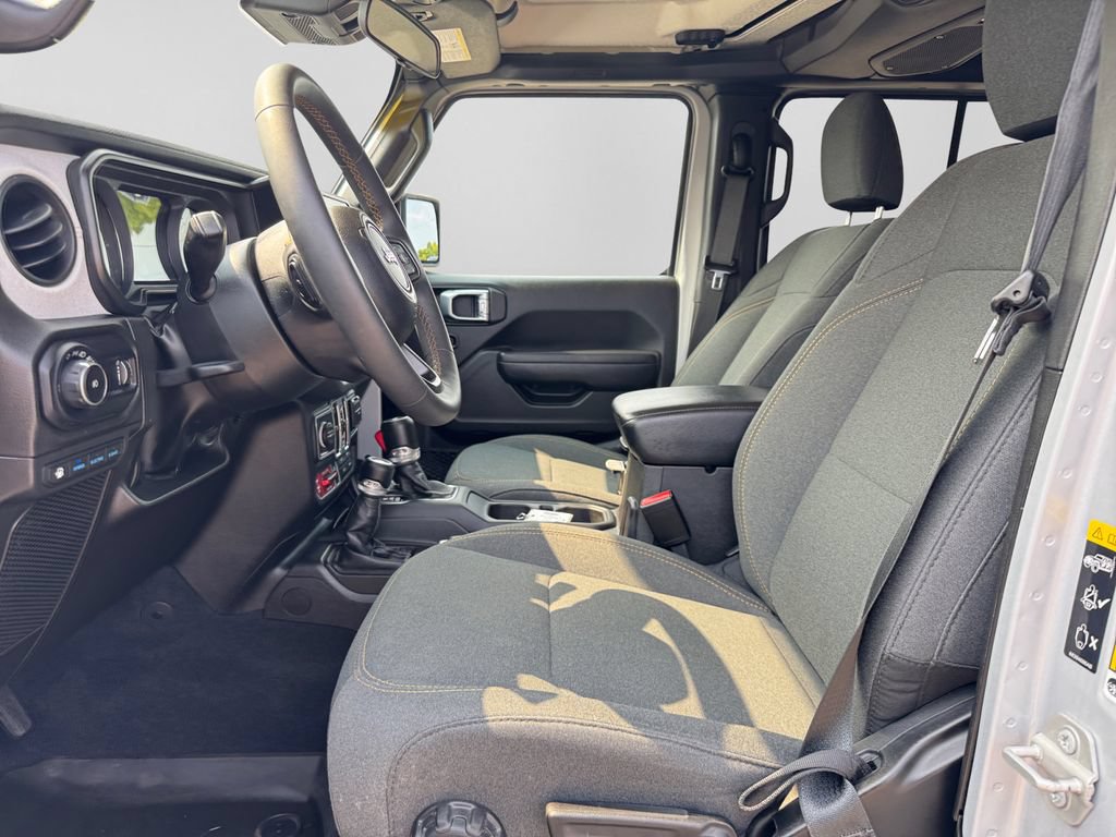 Used 2024 Jeep Wrangler Unlimited AWD/4WD image 20