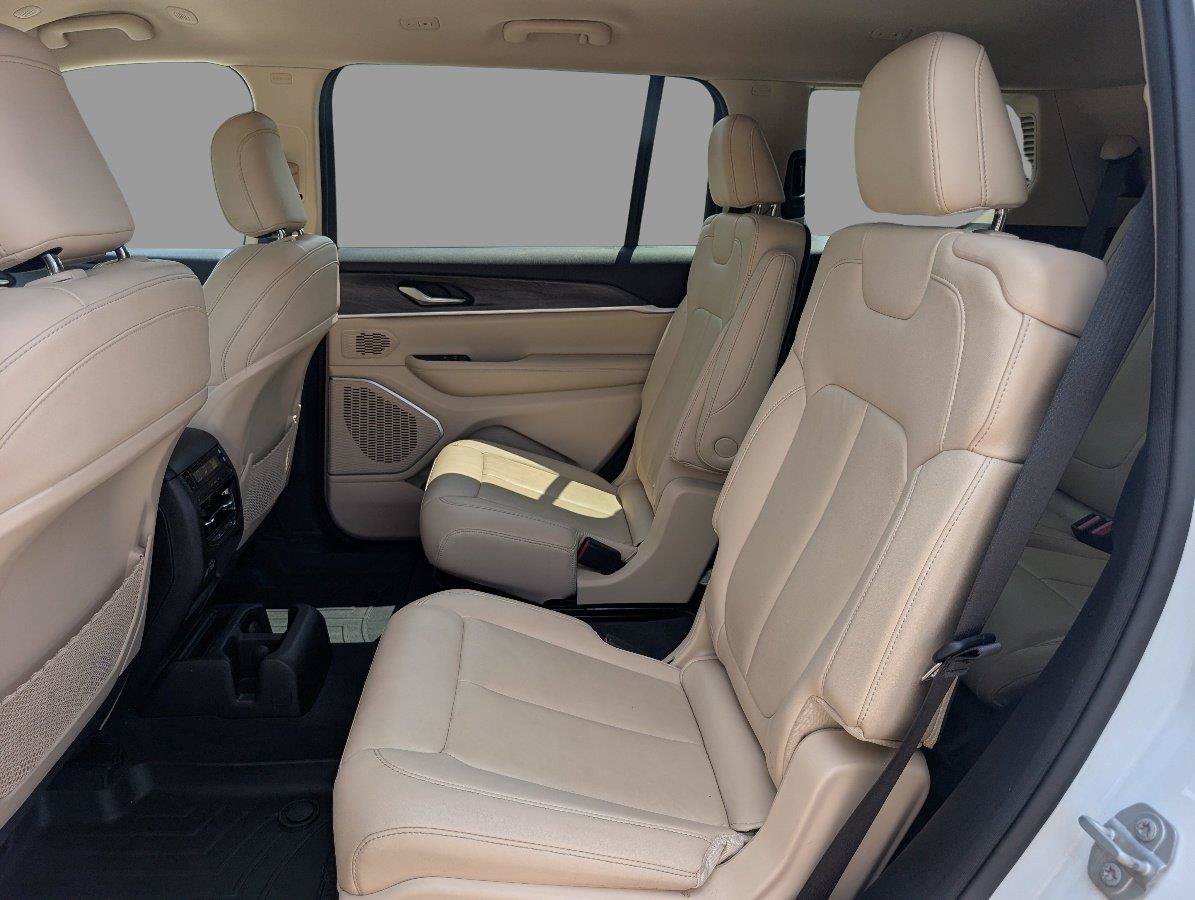 Used 2021 Jeep Grand Cherokee L Limited AWD/4WD image 36
