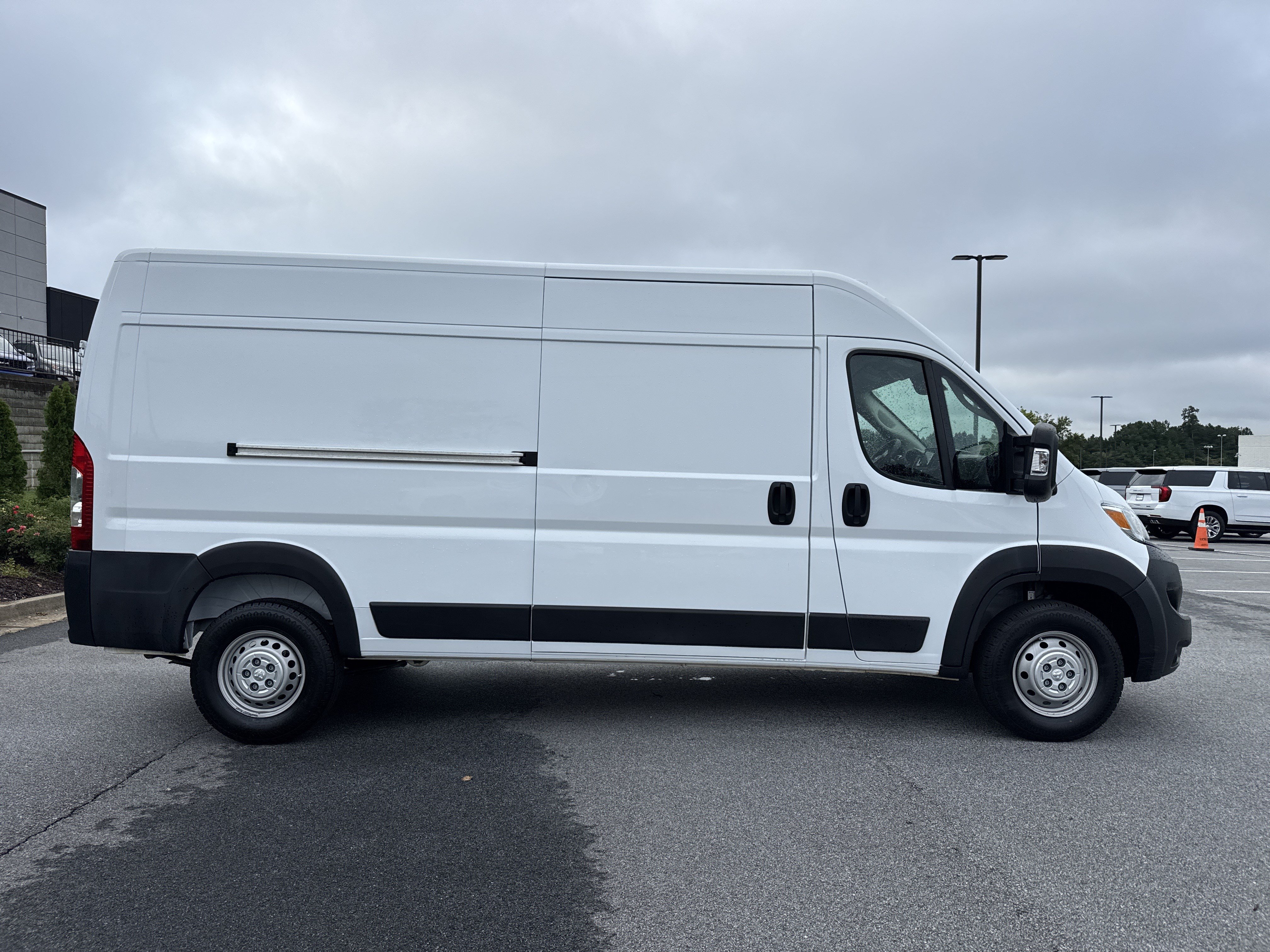 Used 2023 RAM ProMaster 2500 FWD image 11