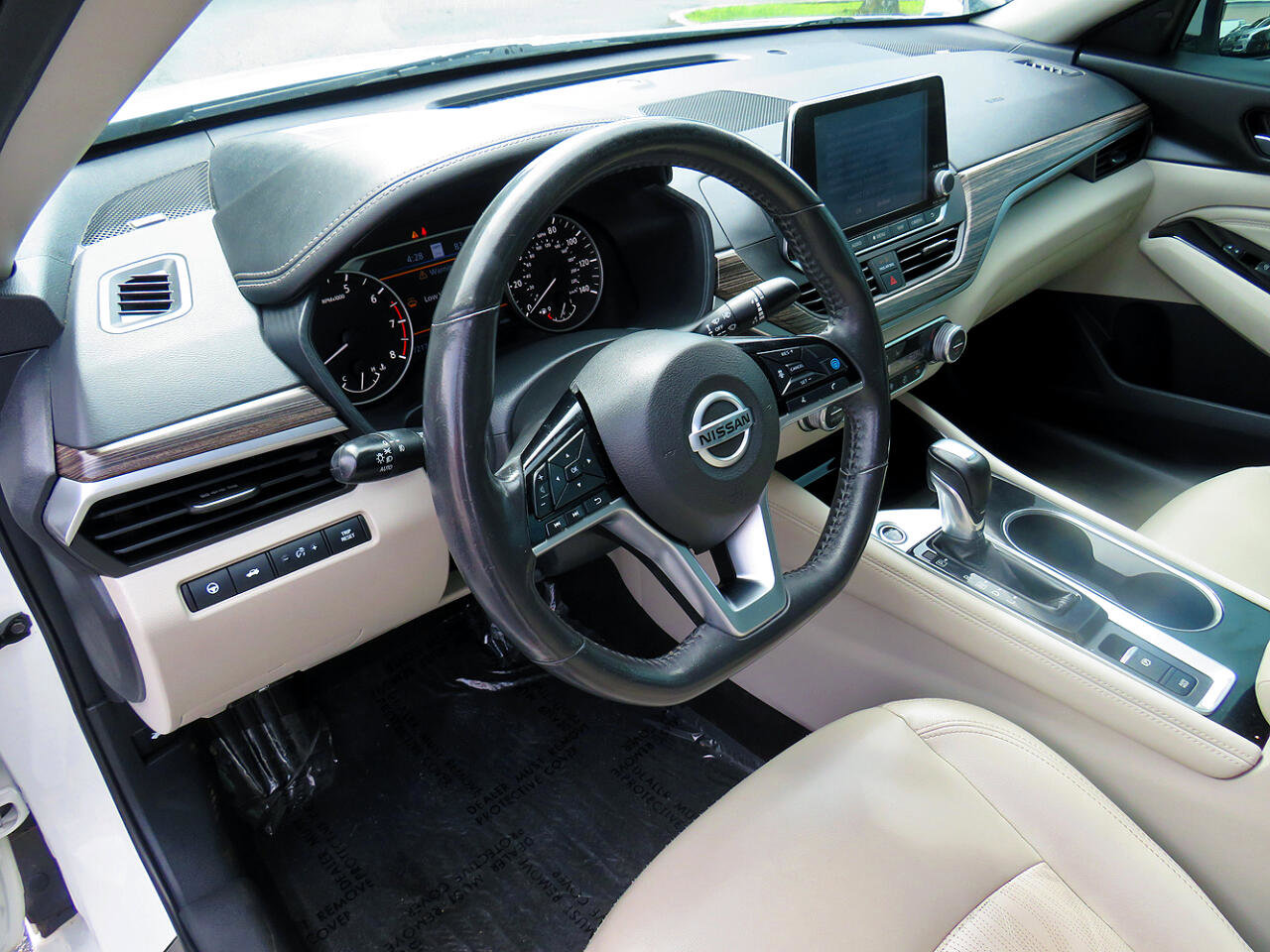 Used 2022 Nissan Altima 2.5 Platinum image 14
