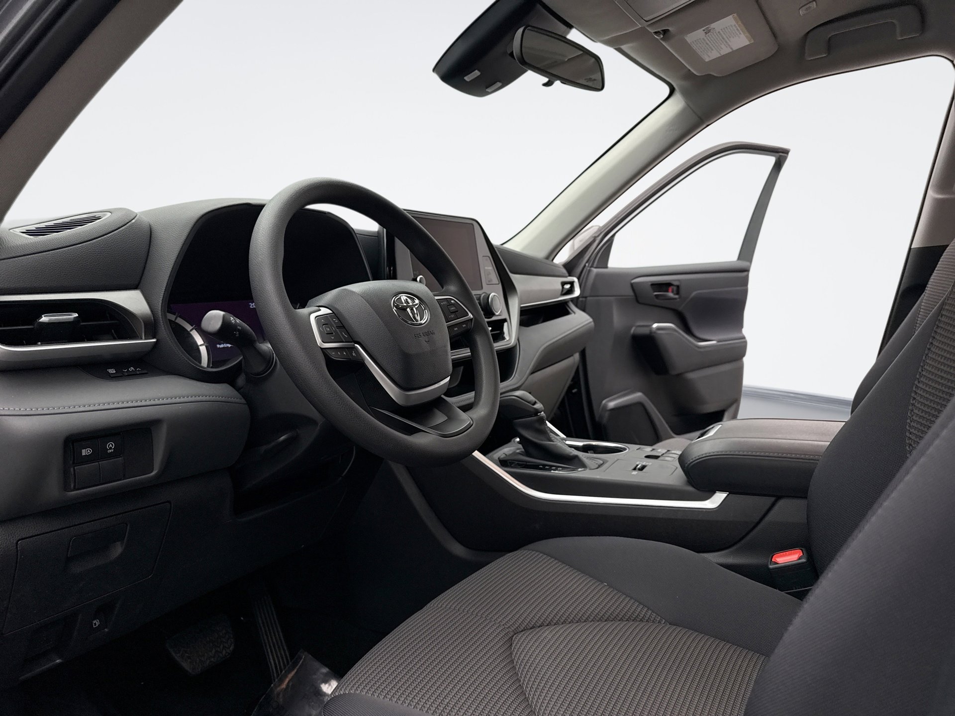 Used 2023 Toyota Highlander L image 10