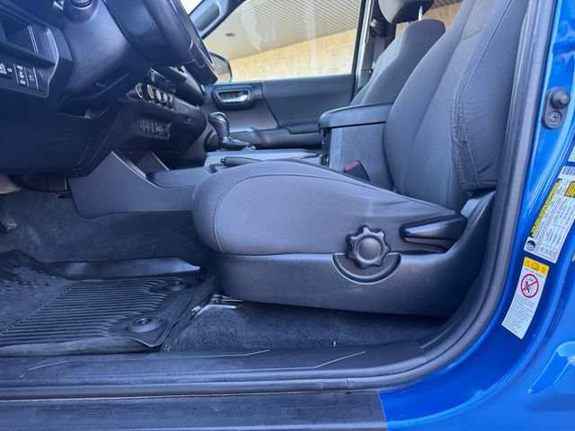 Used 2018 Toyota Tacoma TRD Sport w/ Technology Package AWD/4WD image 28
