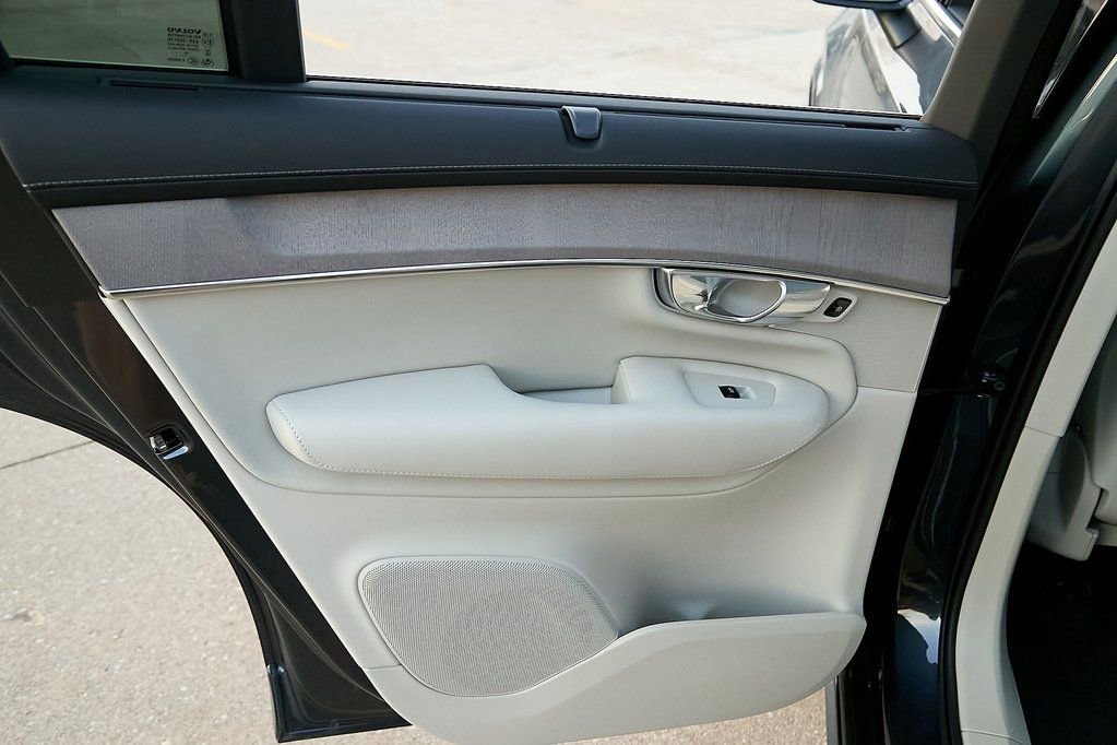 New 2026 Volvo XC90 T8 Ultra image 17