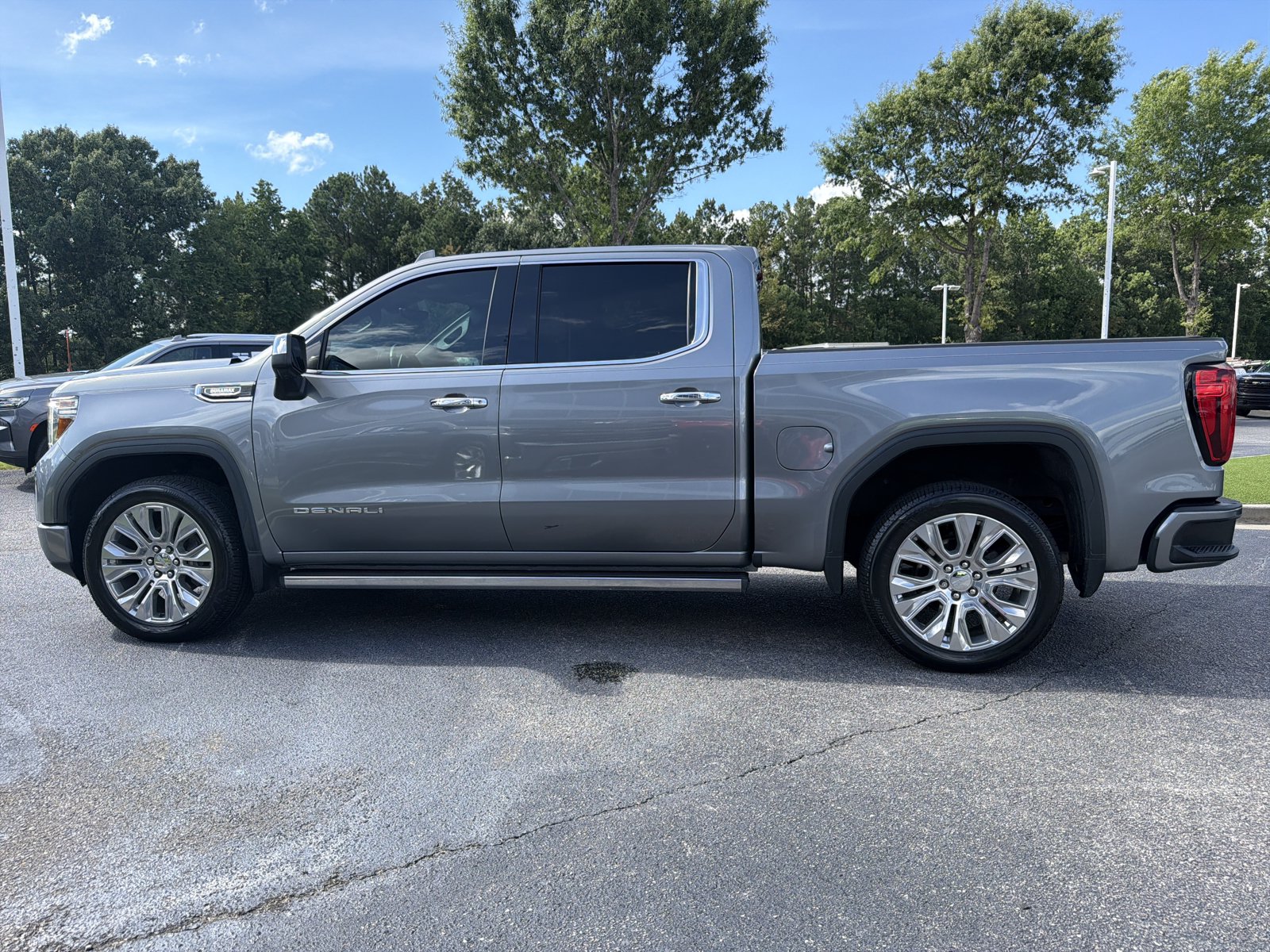 Used 2021 GMC Sierra 1500 Denali w/ Denali Ultimate Package AWD/4WD image 9