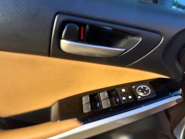 Used 2017 Lexus IS 200t w/ Premium Package RWD image 9