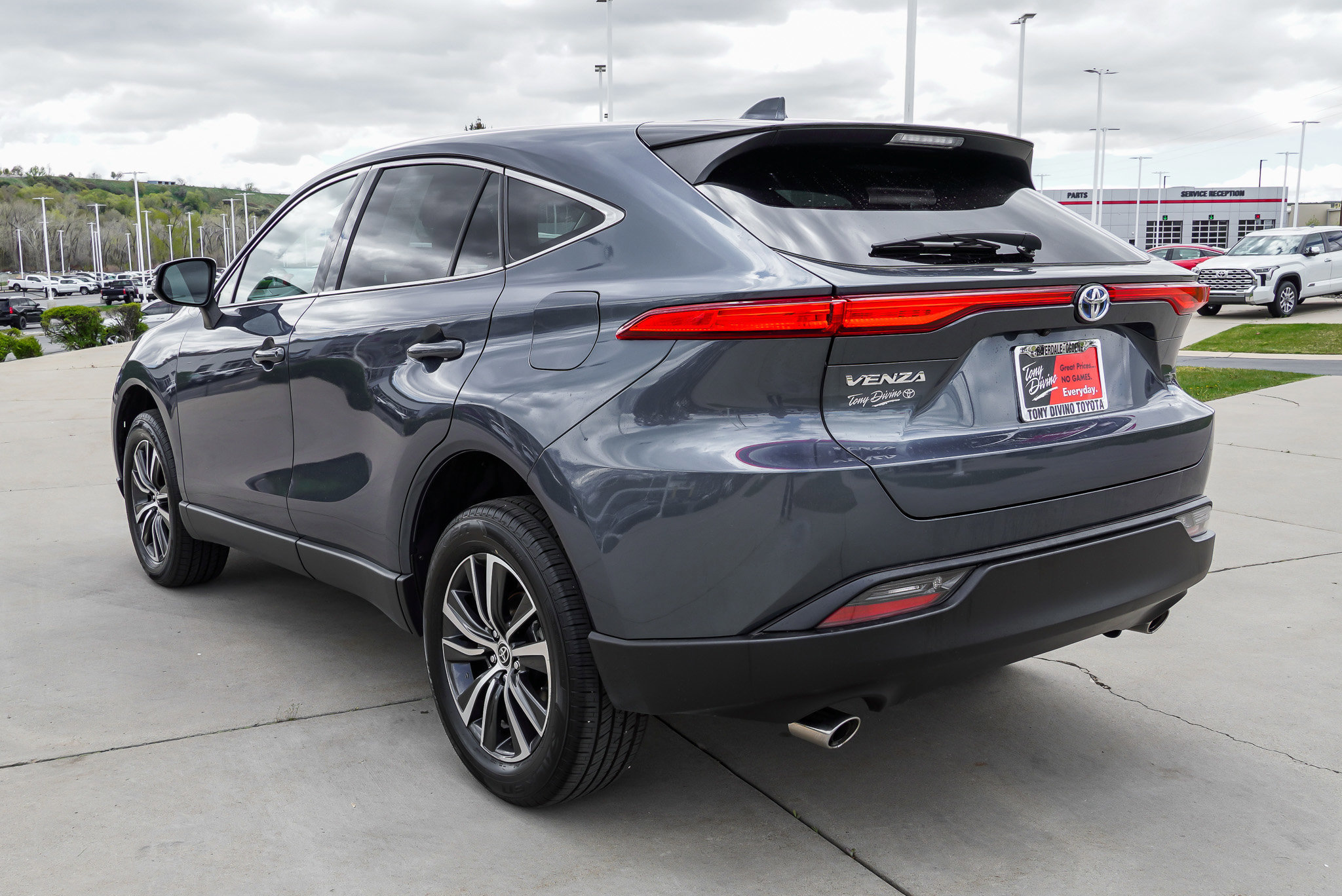 Certified 2024 Toyota Venza LE image 6