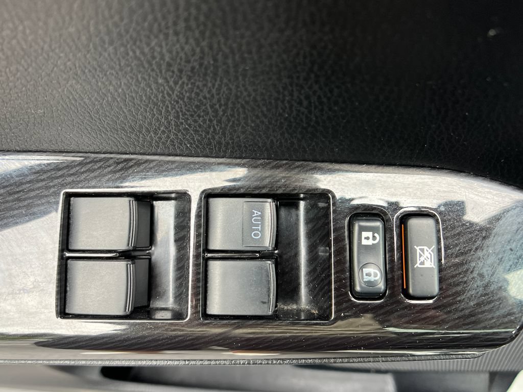 Used 2018 Toyota RAV4 SE w/ Power Extra Value Package AWD/4WD image 11