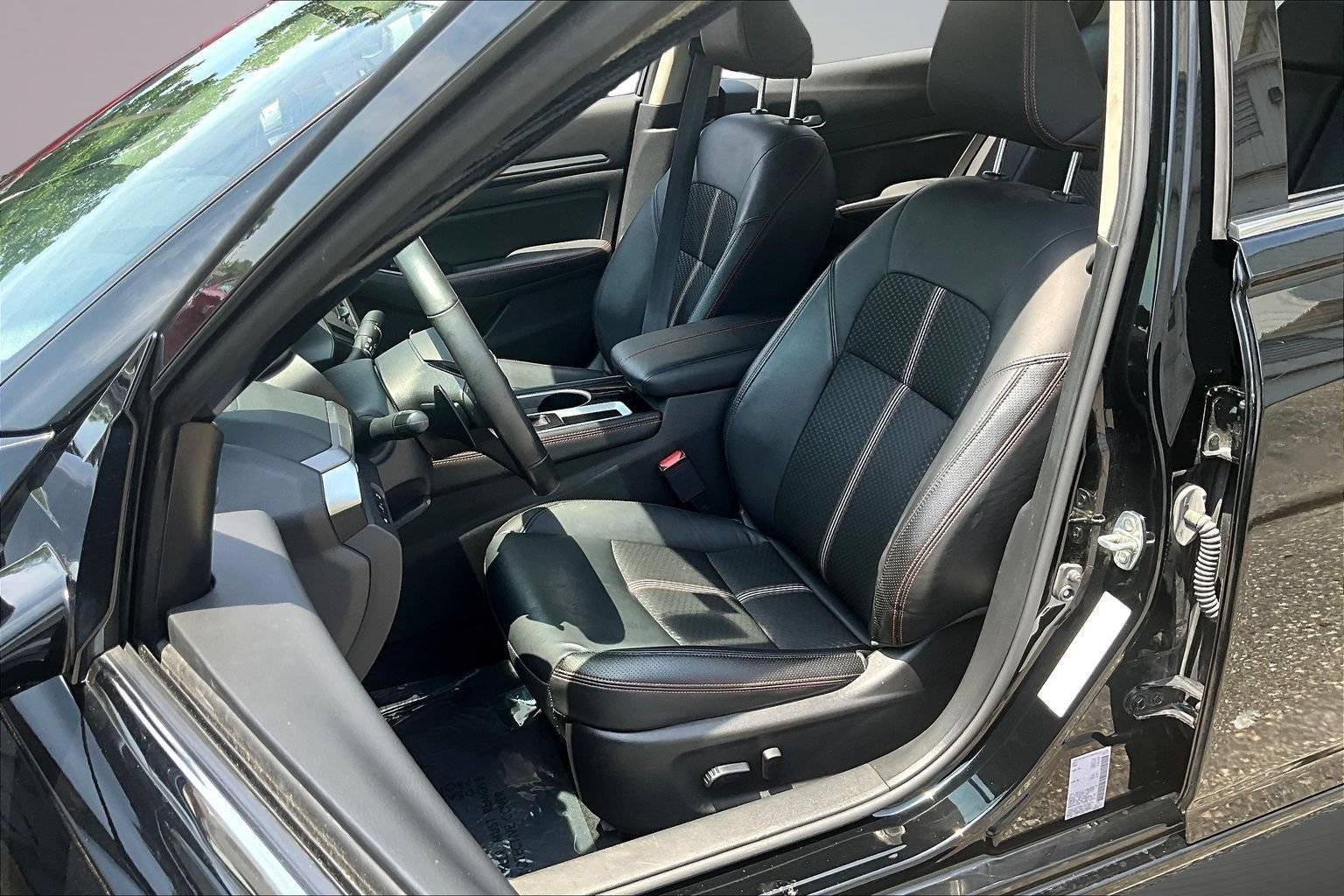 Used 2024 Nissan Altima 2.5 SR FWD image 24
