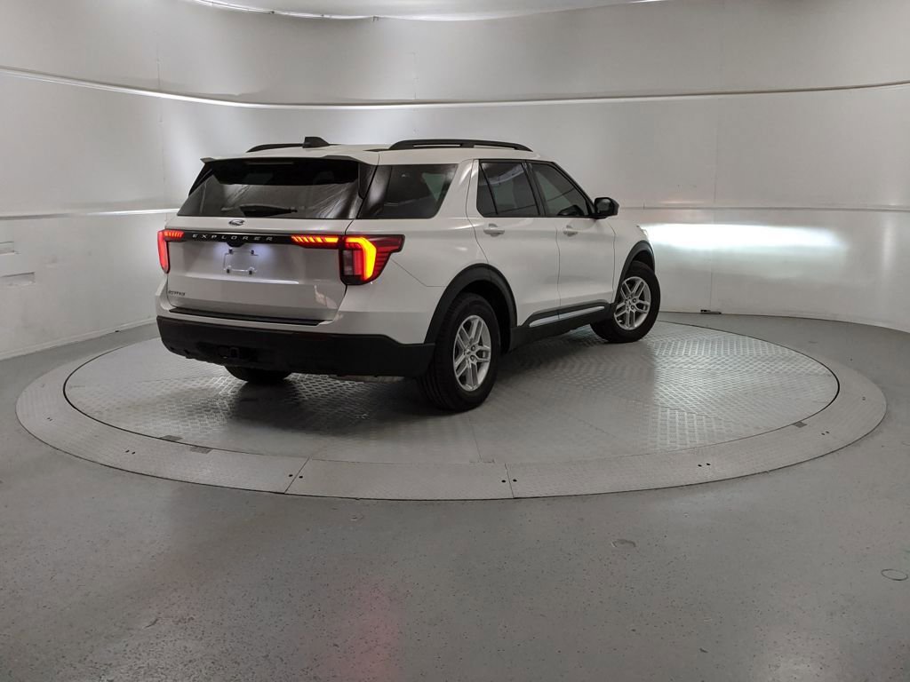 New 2025 Ford Explorer Active image 3