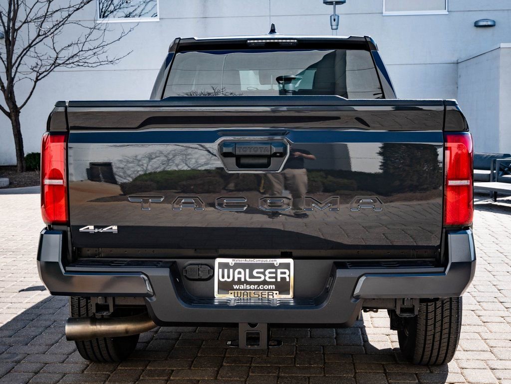 Used 2025 Toyota Tacoma SR5 image 10