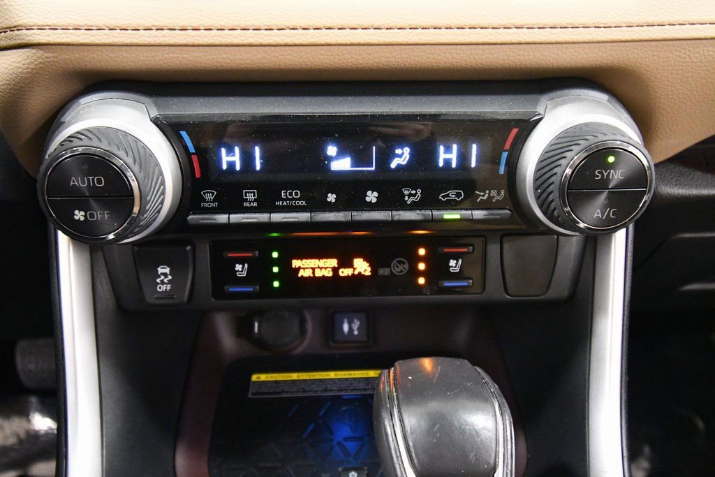 Used 2019 Toyota RAV4 Limited image 27