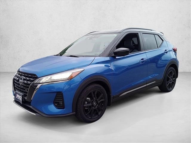 Used 2023 Nissan Kicks SR w/ SR Premium Package FWD image 1