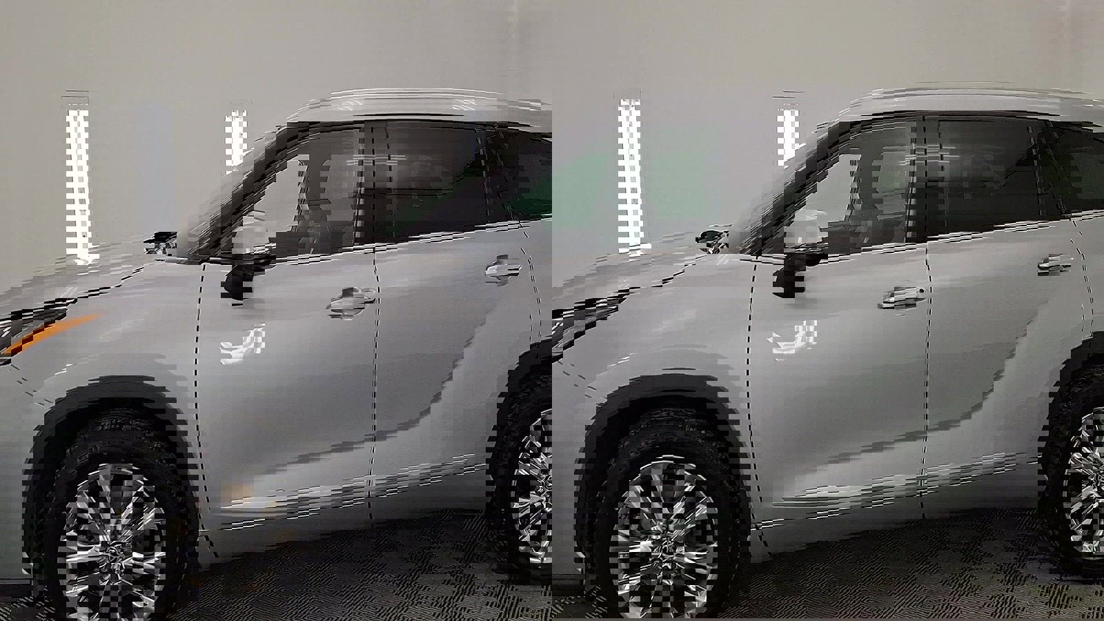 Used 2023 Toyota Highlander Limited image 9