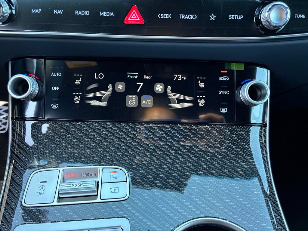 New 2027 Genesis GV70 3.5T Prestige AWD/4WD image 39
