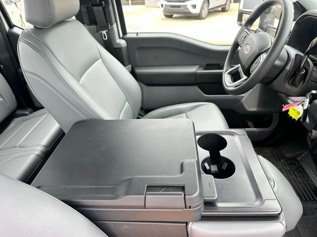 New 2025 Ford F250 XL w/ XL Chrome Package image 25