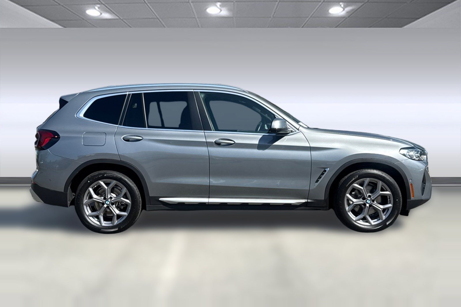 Used 2023 BMW X3 xDrive30i w/ Premium Package AWD/4WD image 8