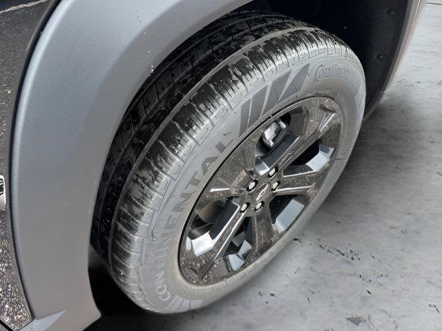 New 2026 Chevrolet Equinox LT w/ Midnight Edition AWD/4WD image 11