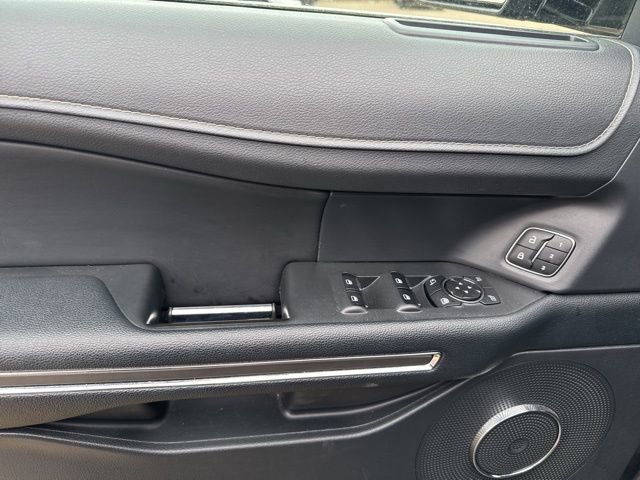 Used 2024 Ford Expedition Max XLT AWD/4WD image 18