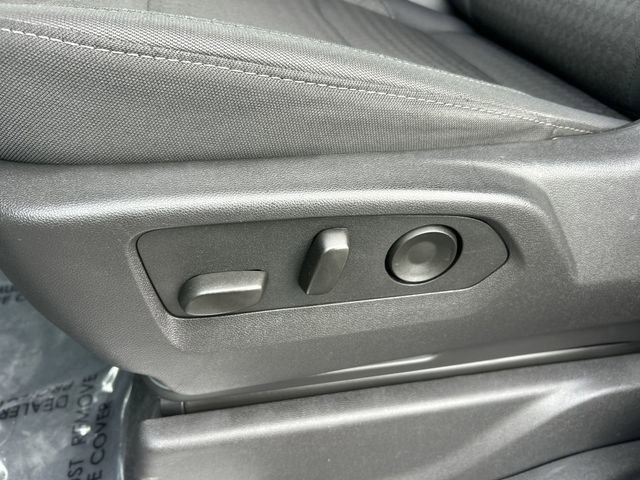 Used 2025 Chevrolet Silverado 2500 LT w/ Convenience Package image 19