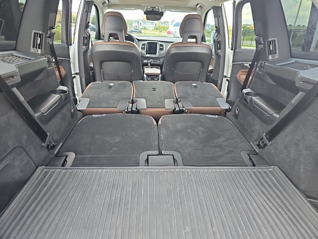 Used 2020 Volvo XC90 T6 Momentum w/ Protection Package Premier AWD/4WD image 32