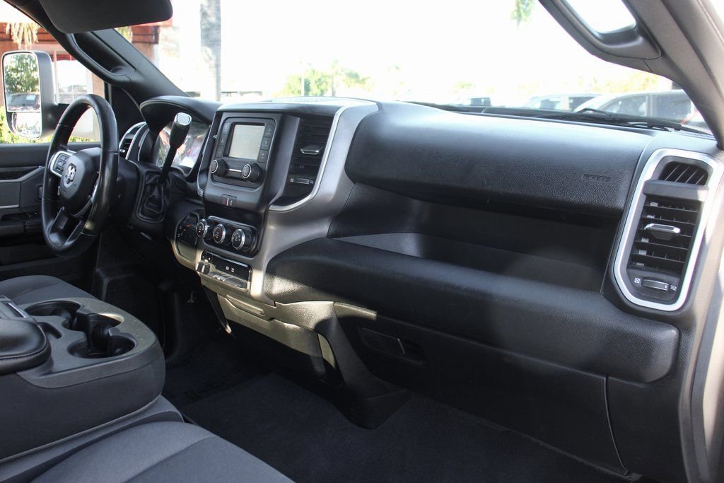 Used 2021 RAM 3500 Big Horn image 32