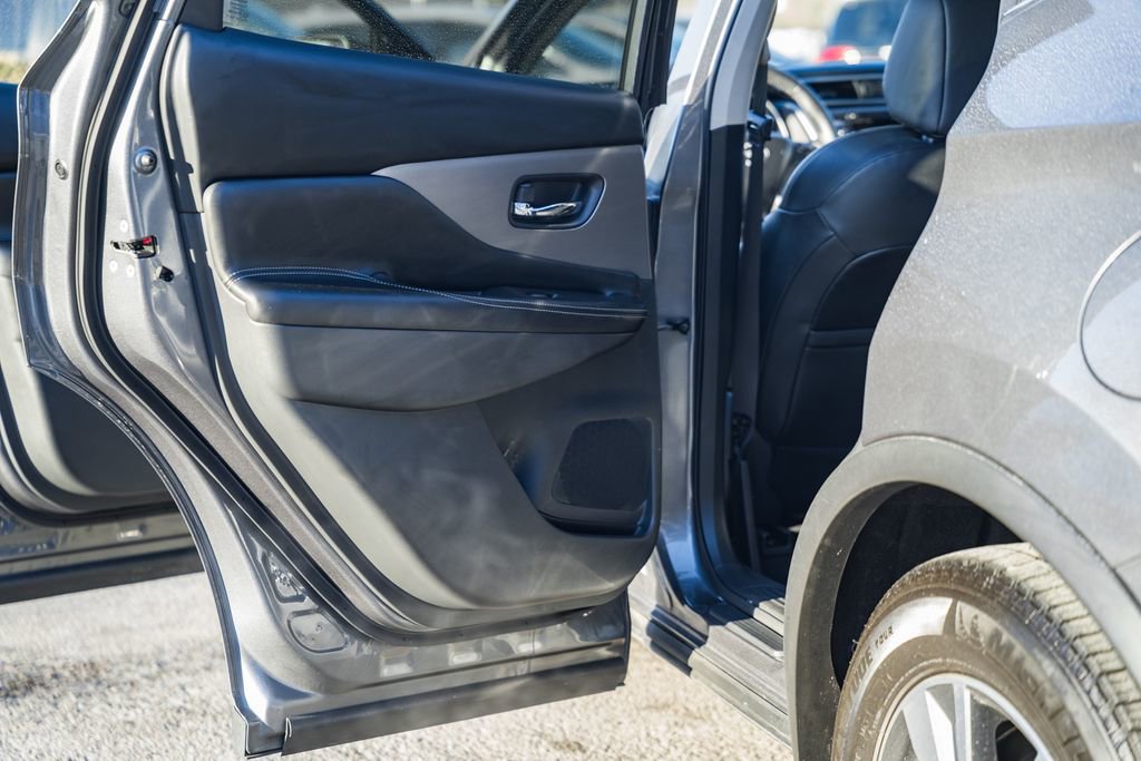 Used 2023 Nissan Murano SV image 37