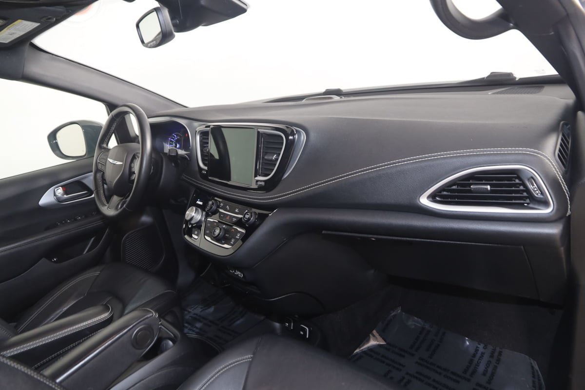 Used 2021 Chrysler Pacifica Touring-L w/ S Appearance Package FWD image 42
