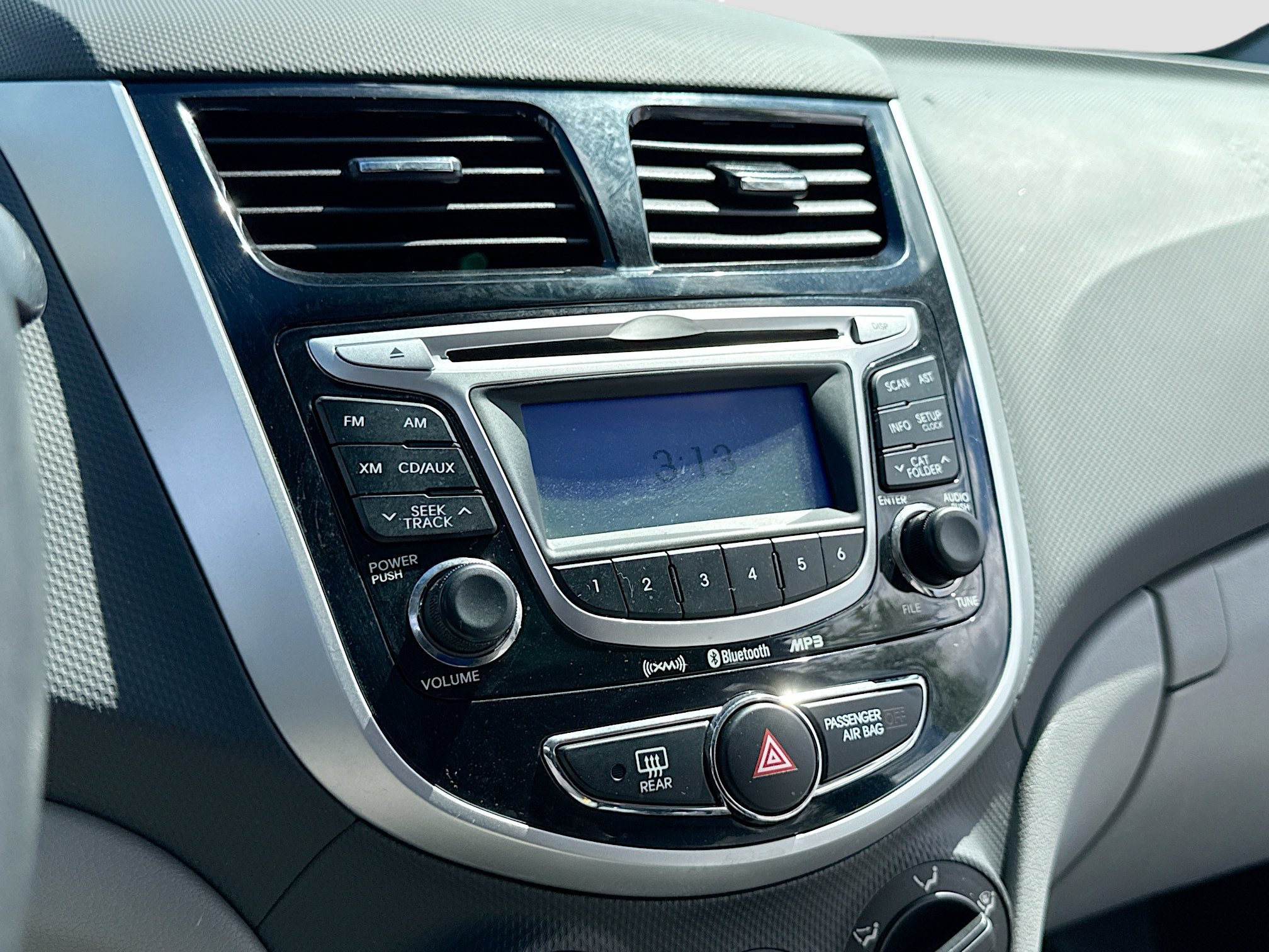 Used 2013 Hyundai Accent SE FWD image 10