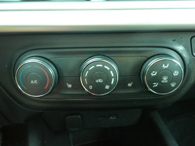 Used 2025 Chevrolet Trax LS w/ LS Convenience Package image 38