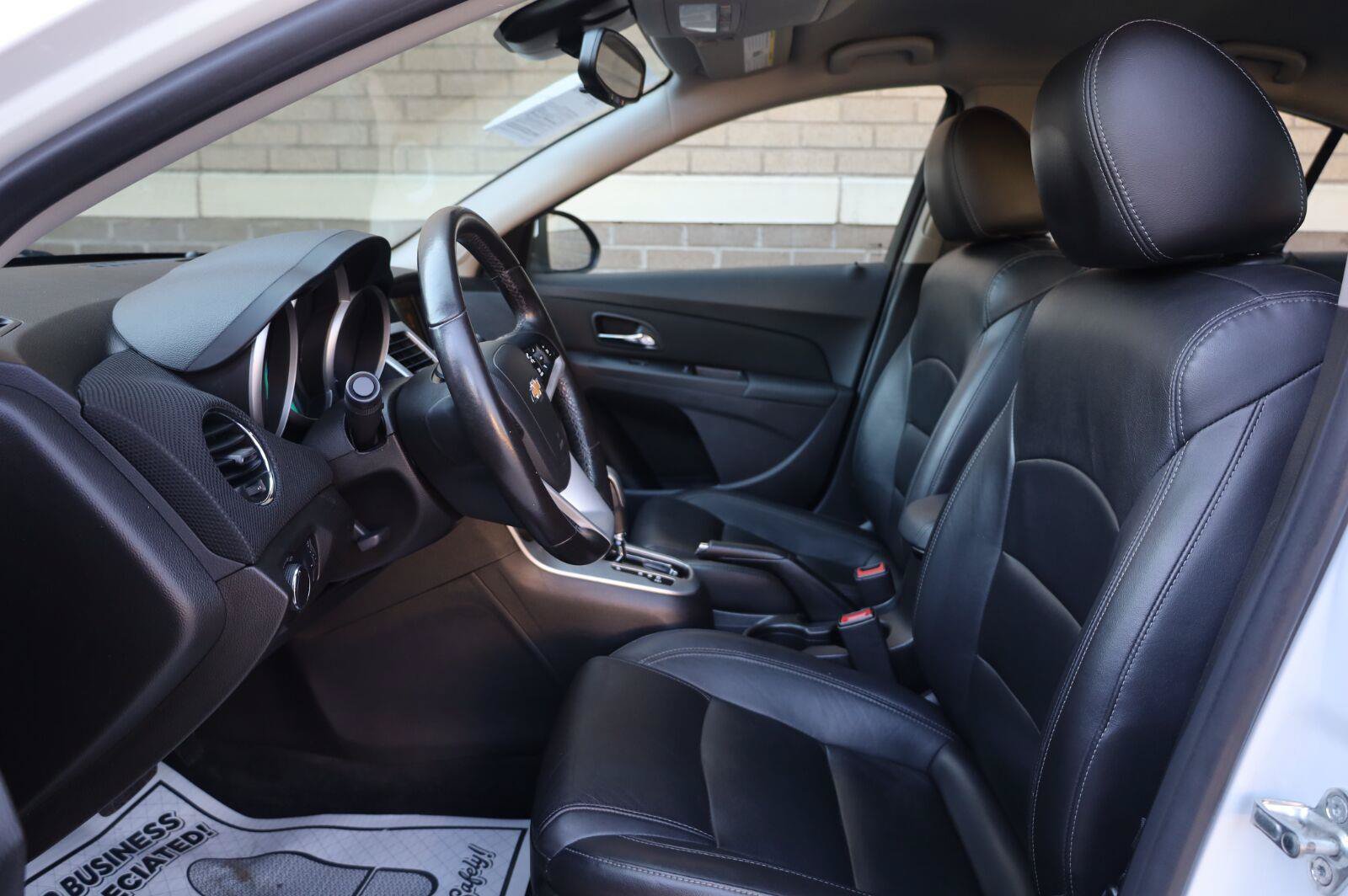 Used 2015 Chevrolet Cruze LT FWD image 17