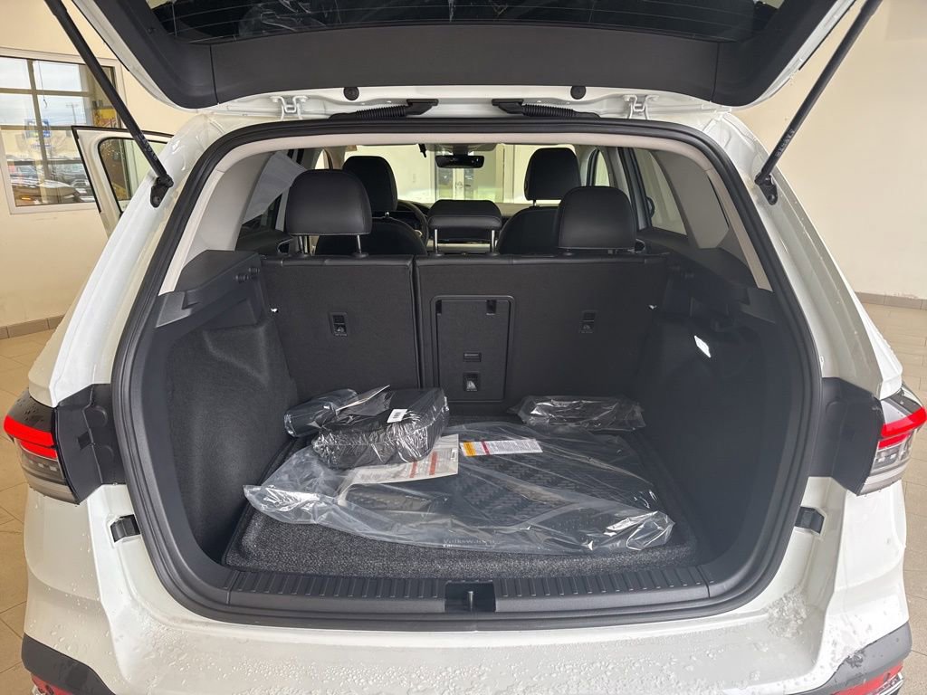 New 2026 Volkswagen Taos SEL image 16