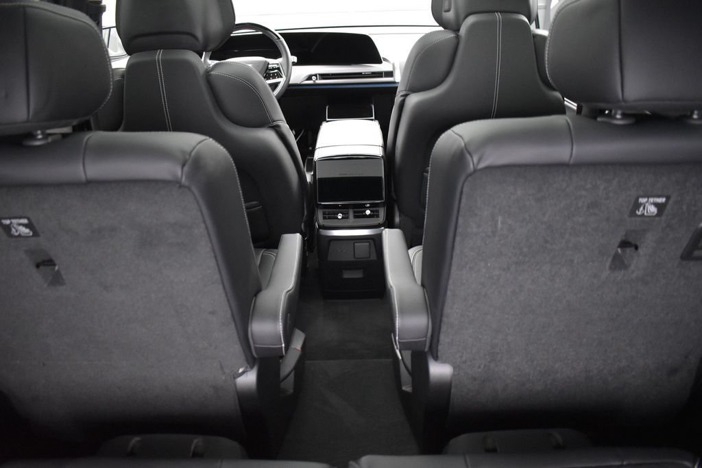 Certified 2026 Cadillac Vistiq Luxury w/ LPO, Floor Liner Package AWD/4WD image 28